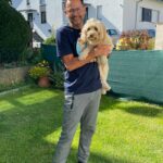 Die Familie Tommasi startet die Aktion No-Kaka-No-Fun, um die Hundehalter auf ein wichtiges Thema für die Gesundheit von Hunden aufmerksam zu machen.